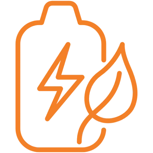 A imagem mostra o contorno de uma bateria laranja com um raio no centro e uma folha sobrepondo a parte inferior direita, representando energia limpa e fontes ecológicas para plataformas de trabalho em altura. O fundo é transparente. Este é um símbolo das soluções sustentáveis que a Tecnogera oferece.